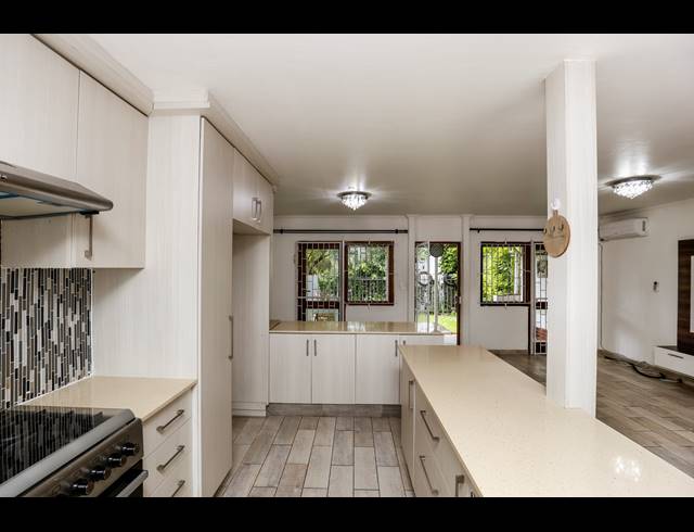 3 BEDROOM TOWNHOUSE TO LET IN MANOR GARDENS